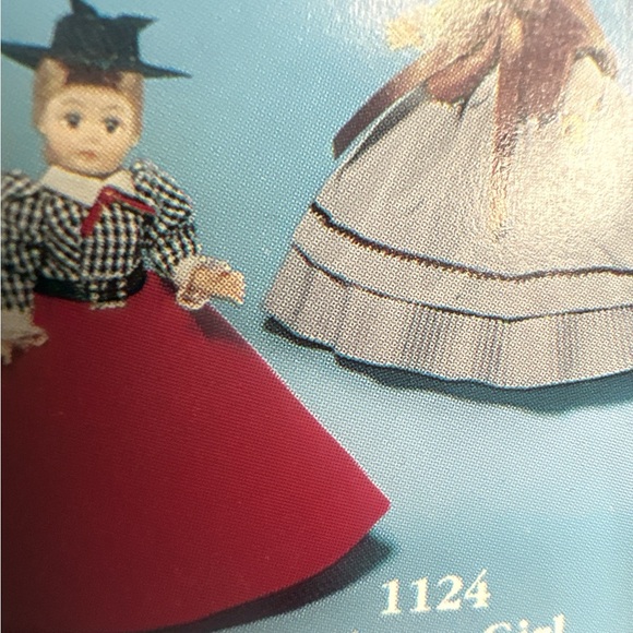 9”  Madame Alexander doll needs to be RESTRUNG pores Gibson. T-73 - Picture 4 of 4